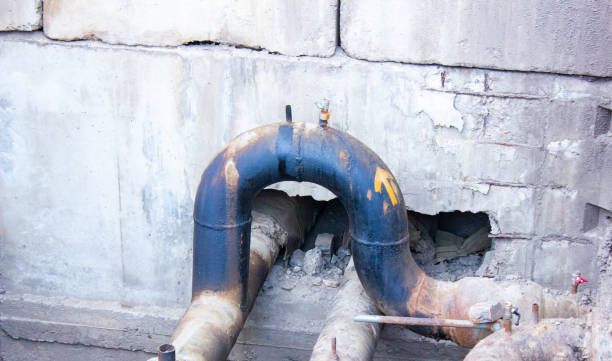 Best Emergency water damage restoration  in Signal Hill, CA